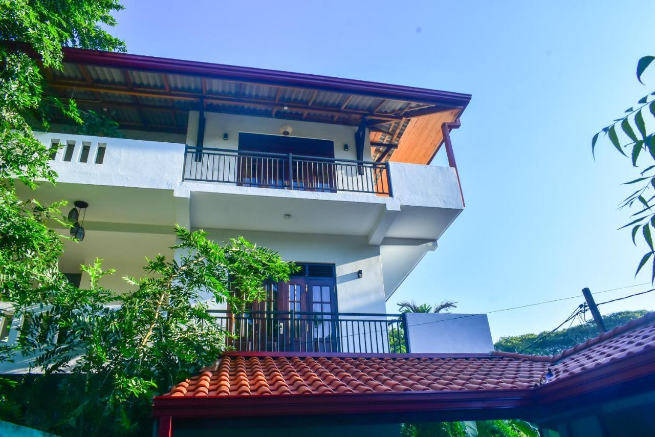Onera Villa Hikkaduwa Exterior photo