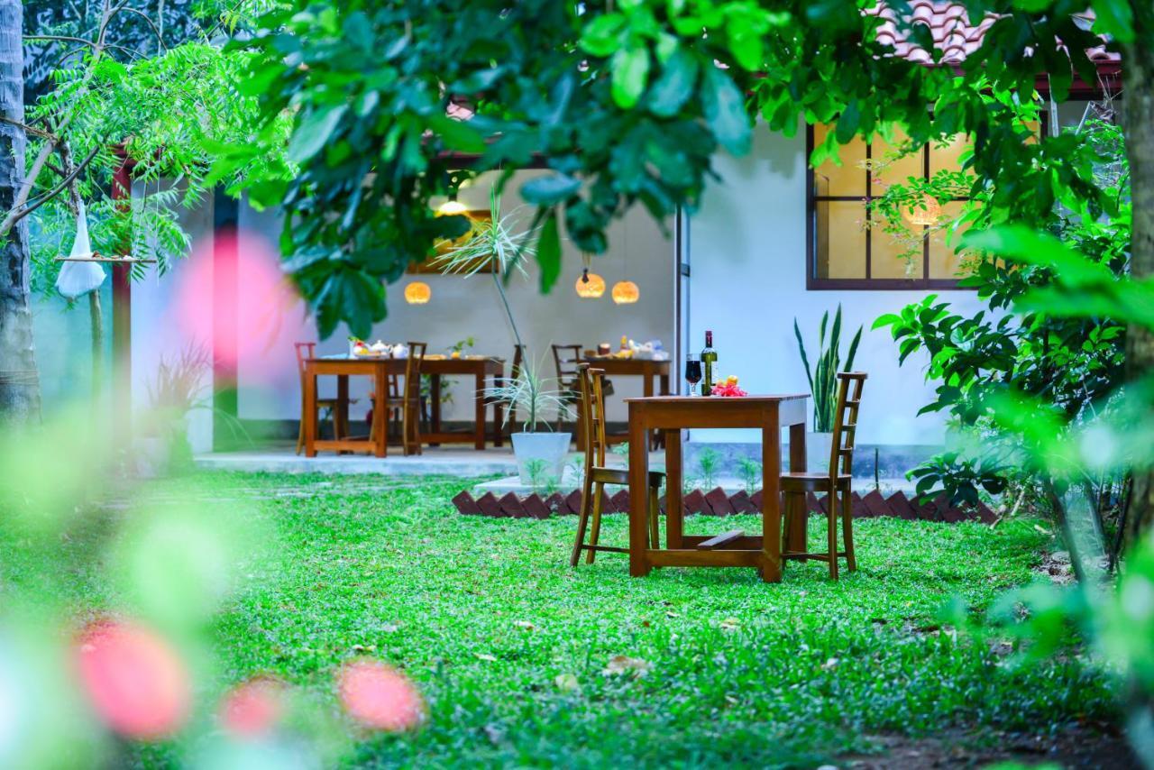 Onera Villa Hikkaduwa Exterior photo